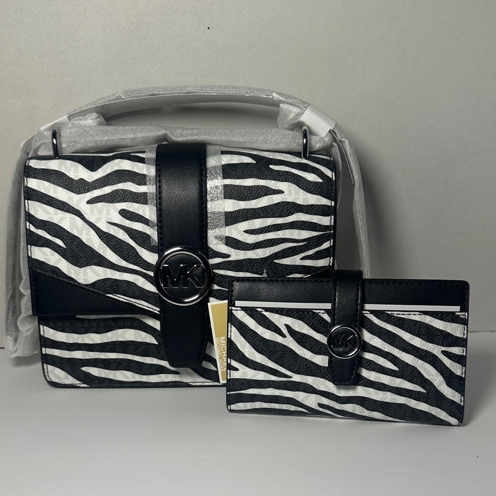 ✨🖤NWT Michael Kors Greenwich Zebra Print Small Crossbody Bag & Wallet Set✨🤍